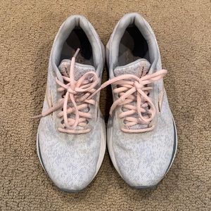 Ladies Brooks Anthem 2 size 8